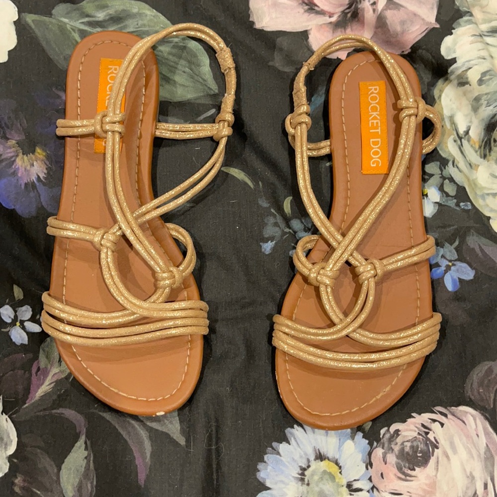 Woman’s sanadals